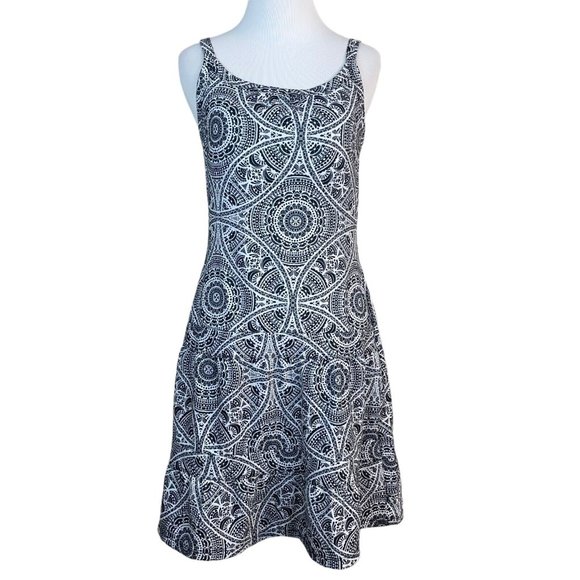 Prana Dress Small Black White Lexi Built in Bra Geometric Athletic A-Line Casual - Picture 1 of 13